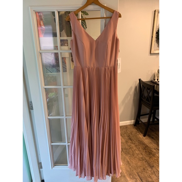 Beautiful Bridesmaids Dress NEVER WORN - Picture 2 of 7